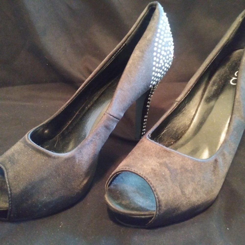 deb high heels